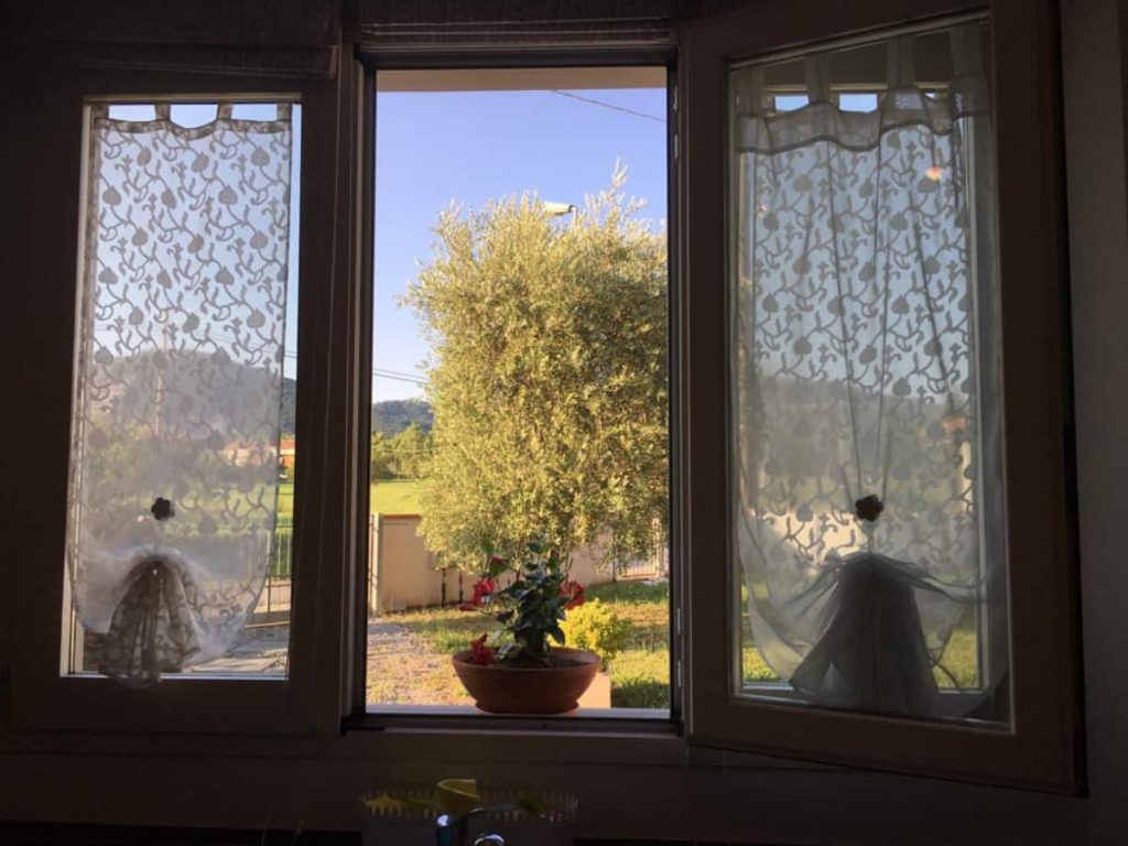 Prenota il tuo soggiorno casa Silvy window